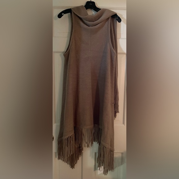 Knit vest - Picture 2 of 3